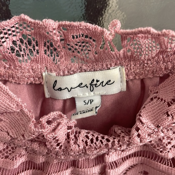 Cold shoulder dress. - Picture 4 of 4